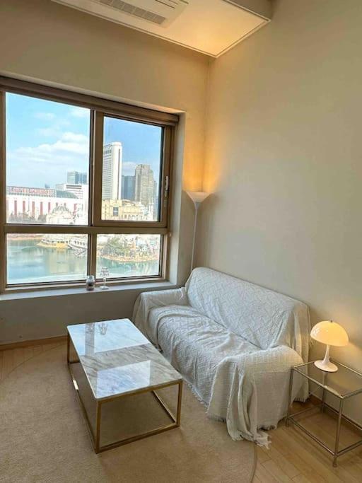 Comfortable Duplex House With View #seokchonlakeview #lotteworld Apartemen *