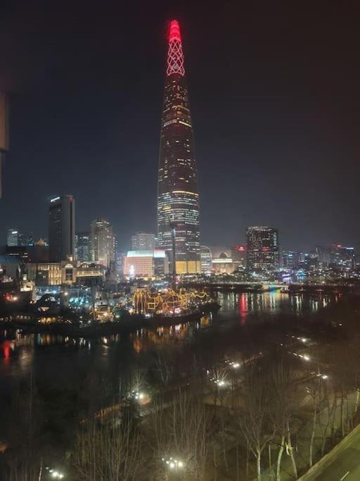 Comfortable Duplex House With View #seokchonlakeview #lotteworld Apartemen Seoul